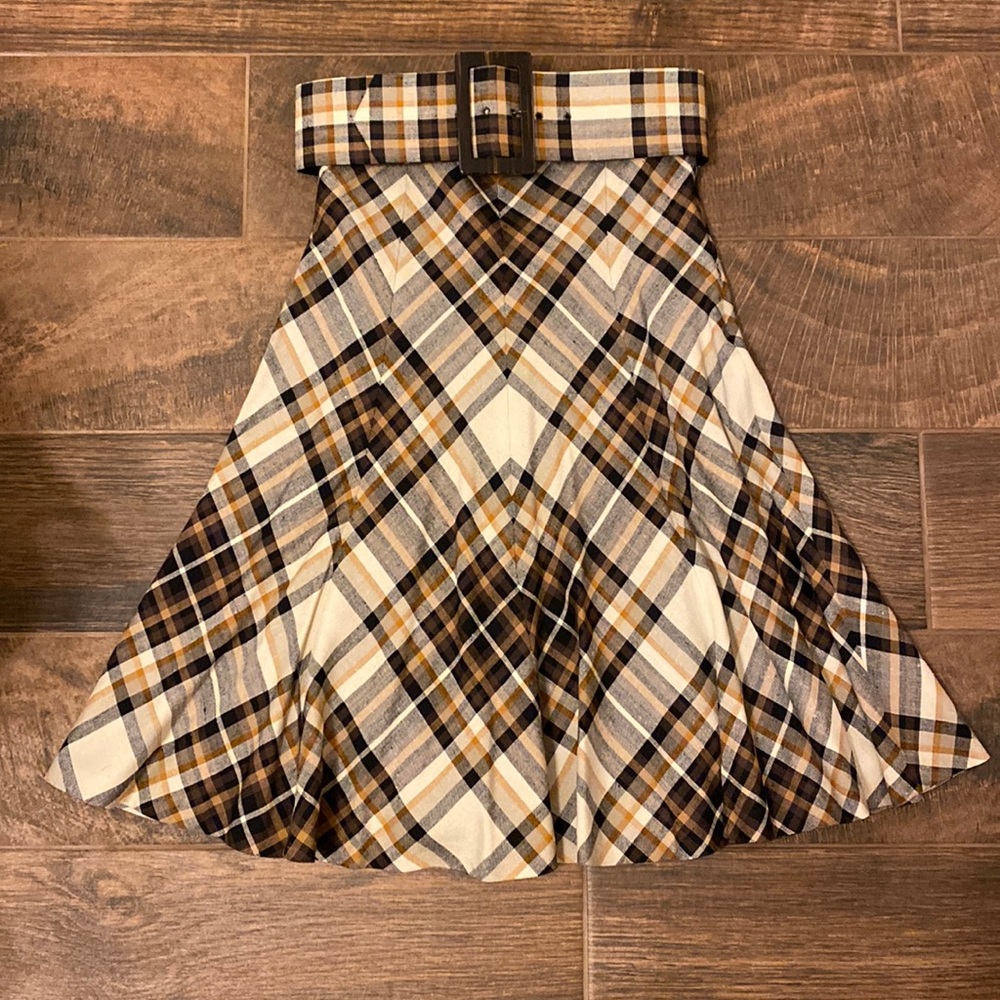 High waisted A-line skirt